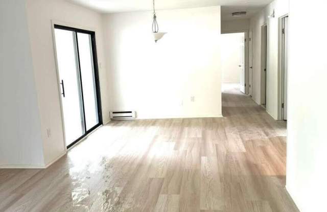 175 Amberly Drive Gallery 3
