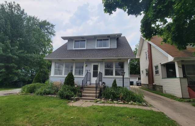 765 E Buchtel Ave photos photos