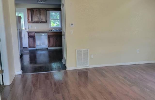 2 BEDROOM 1 BATHROOM HOUSE FOR RENT Gallery 3