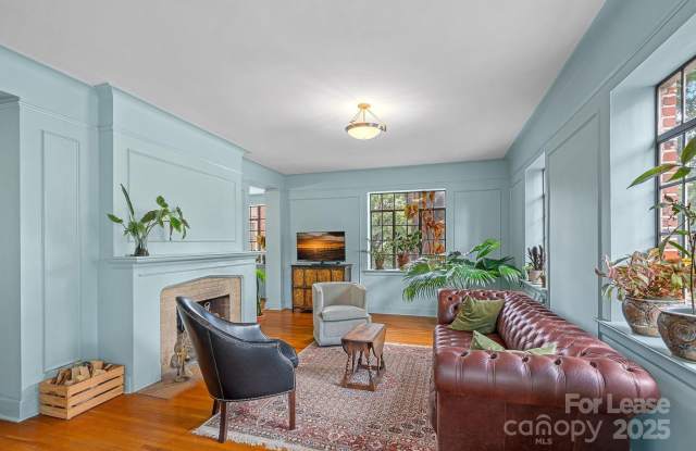 301 W 10th Street unit: 201 photos photos