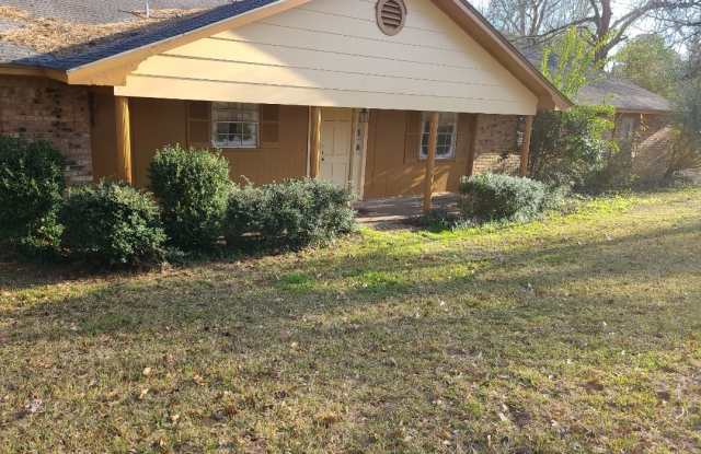 924 LAUREL LANE - 924 Laurel Lane, Nacogdoches, TX 75964