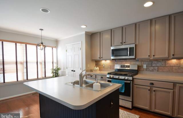 7753 SULLIVAN CIR Gallery 4