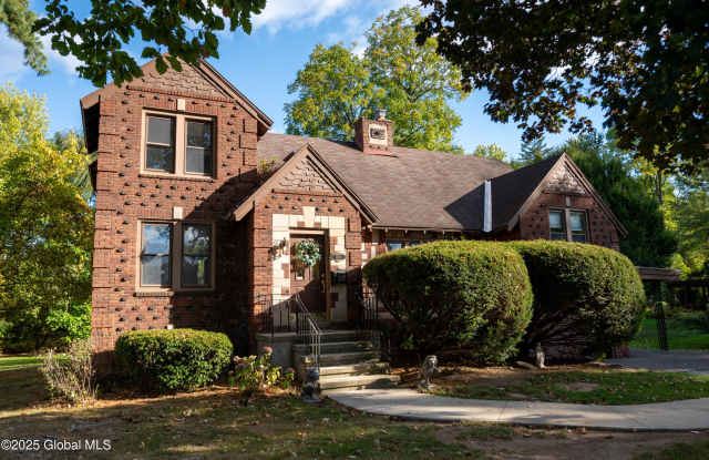 1010 N Country Club Drive Gallery 1