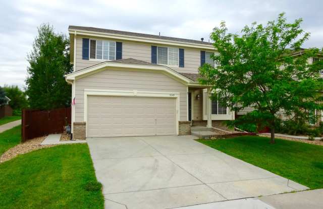 Beautiful 4 Bedroom Home In Parker - Pinery Glen photos photos