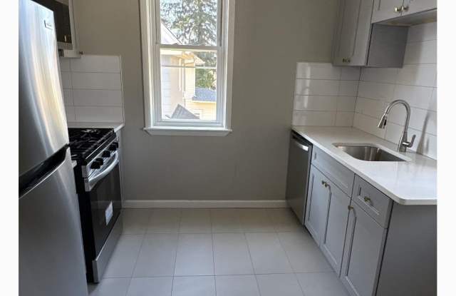 109 UNION Avenue unit: B photos photos