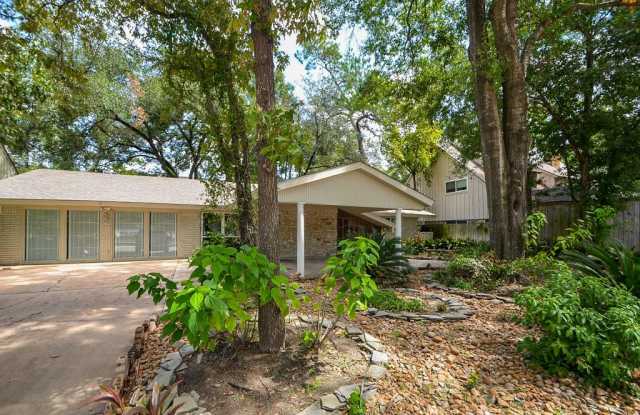310 W Sam Houston Parkway Gallery 3