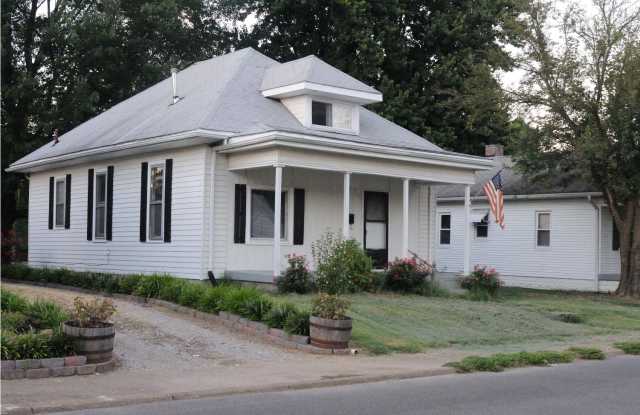 1816 East Franklin - 1816 East Franklin Street, Evansville, IN 47711