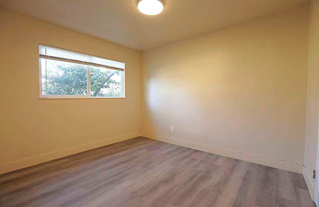 $2,395/month – Renovated 2BR/1BA in Prime Berkeley Location (Available Now) Gallery 3