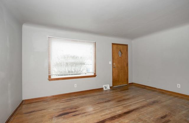870 Rokeby Rd Gallery 2