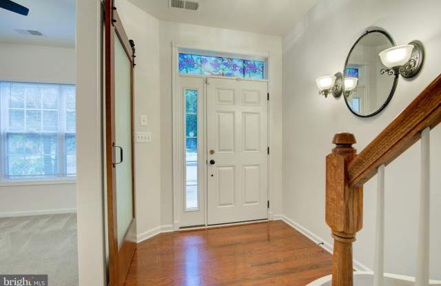 23099 SUNBURY Street Gallery 2