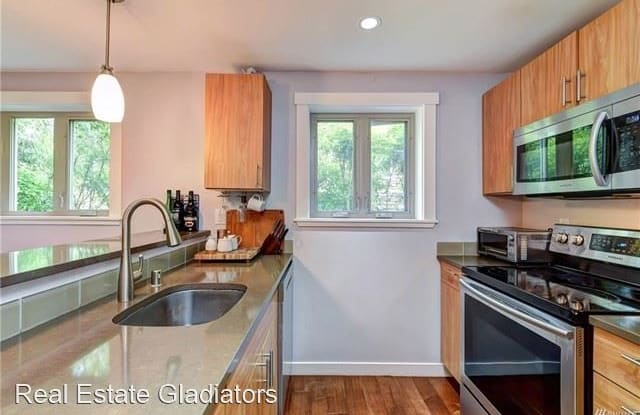 15140 NE 82nd St Unit 104 - 15140 Northeast 82nd Street, Redmond, WA 98052