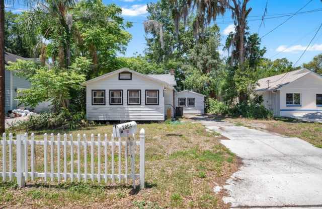Cute Historic Bungalow Gallery 1