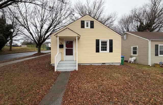 Charming 2 bedroom 1 bath cottage photos photos