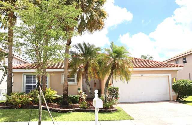 3221 SW 173rd Ter photos photos