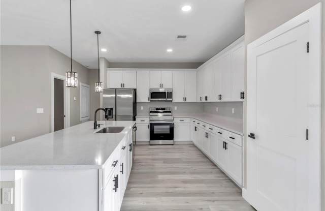 15755 SW 19TH Terrace Gallery 2