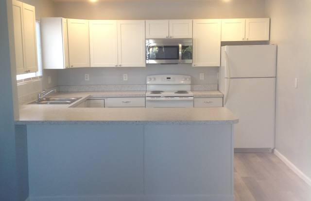 1043 Redwood St photos photos