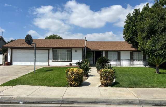 924 N Quince Avenue photos photos