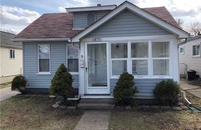 Charming 3-Bedroom Home with Private Yard in a Prime Location! Gallery 1
