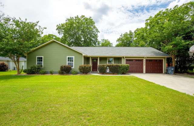 Custom 3BD/2B Home near Moody AFB photos photos