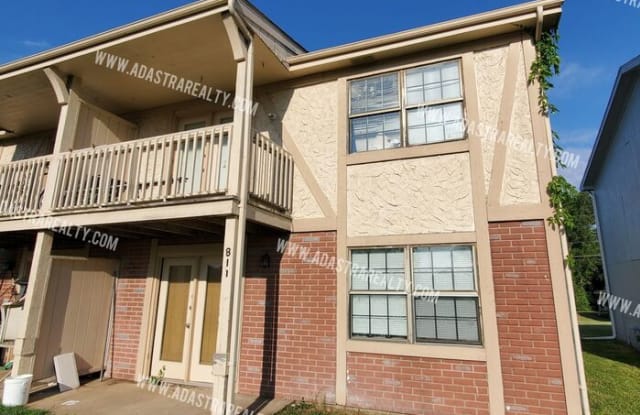 811 North Washington Street - 811 North Washington Street, Spring Hill, KS 66083