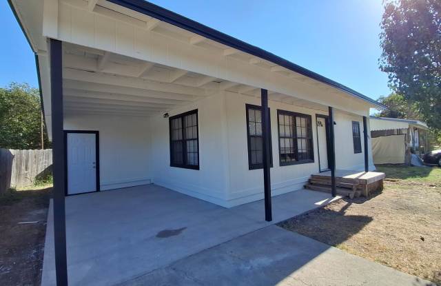 3-Bedroom Home with Large Yard – Close to Schools! Gallery 4