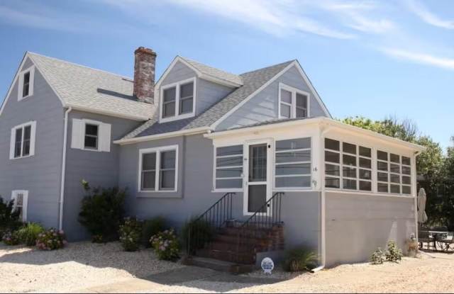 16 N Bayview Avenue Gallery 1