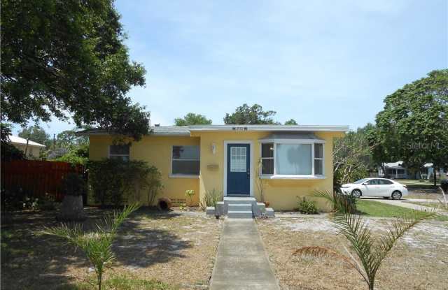 2101 BEACH DRIVE SE - 2101 Beach Drive Southeast, St. Petersburg, FL 33705