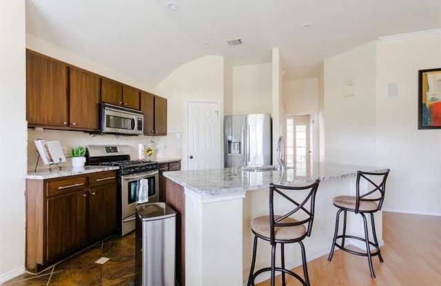3137  Lake CV Gallery 3
