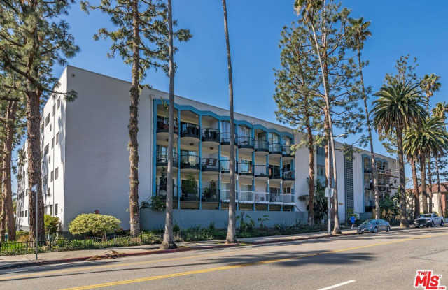 7560 Hollywood Blvd photos photos