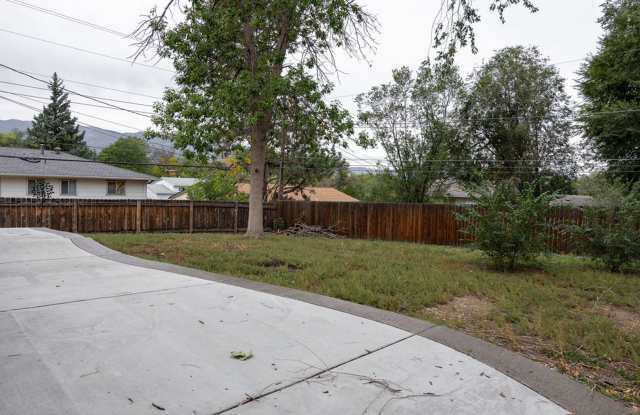 Large 4 bed, 3 bath, remodeled rancher in 80910! Gallery 3