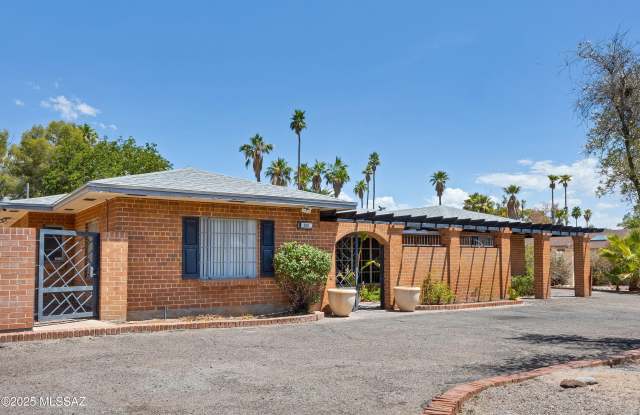300 N Country Club Road photos photos