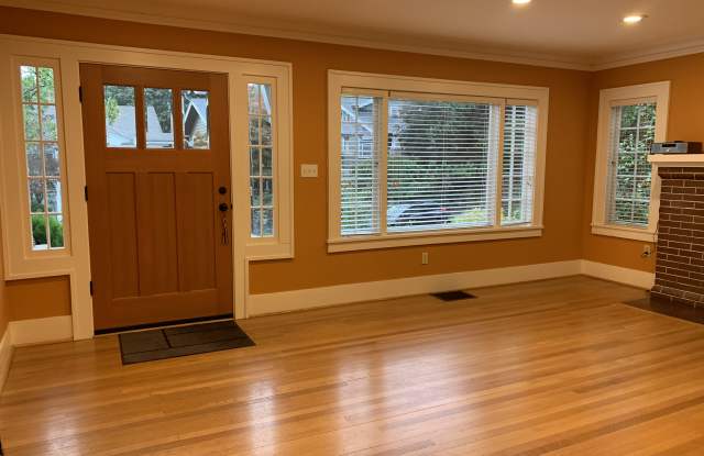 6230 22nd Avenue Northeast Gallery 3