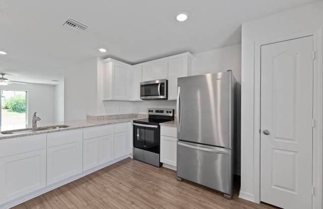 1597 SE BERKSHIRE Boulevard Gallery 4