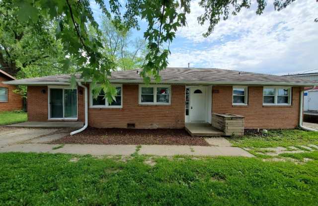 2211 E. 9th St. - 2211 East 9th Street, Anderson, IN 46012