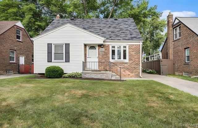 2922 N Alexander Avenue photos photos