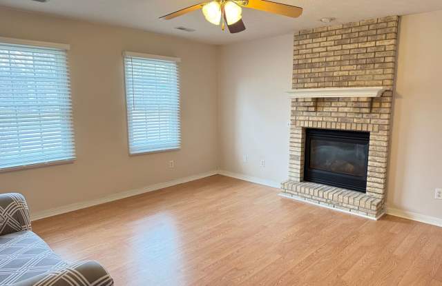 Beautiful 4 BR on Bloomington's east side photos photos