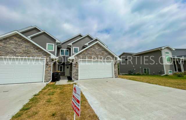 4 Bedroom 2.5 Bath Townhome in Adel photos photos