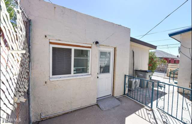 1212 N Laurel Street Gallery 2