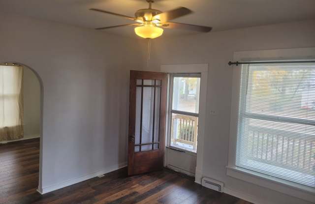 Newly Remodeled 2 Bed 1 Bath House photos photos