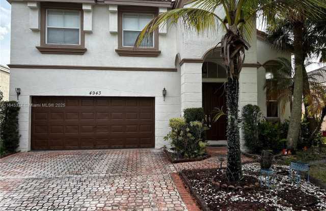 4943 SW 163rd Ave photos photos