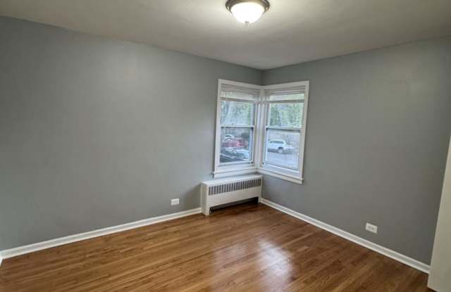 6715 North California Ave. photos photos