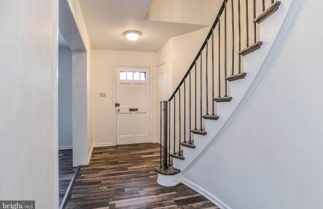 6002 STONEYGATE COURT Gallery 3