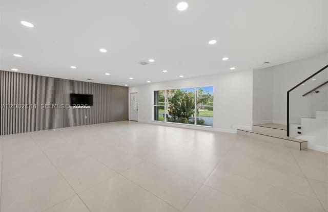 6700 E Tropical Way Gallery 4