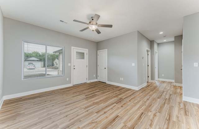 417 Southeast 14th Court - A Gallery 3