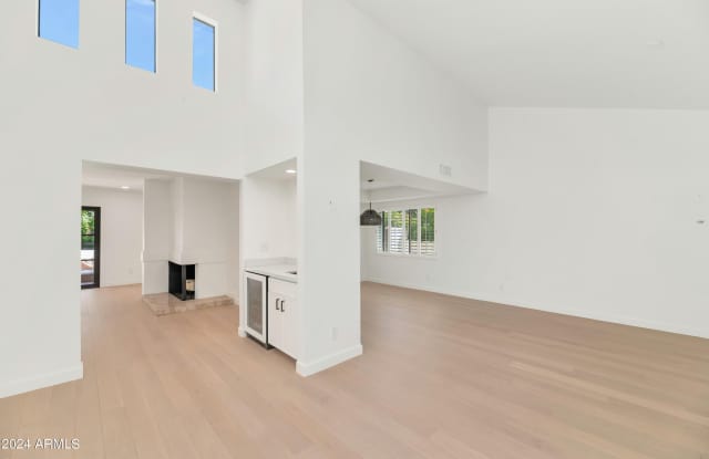8030 E Via Sierra Drive Gallery 2