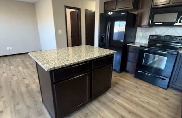 Luxury Townhomes - 11044 East Fawn Grove Street, Wichita, KS 67207