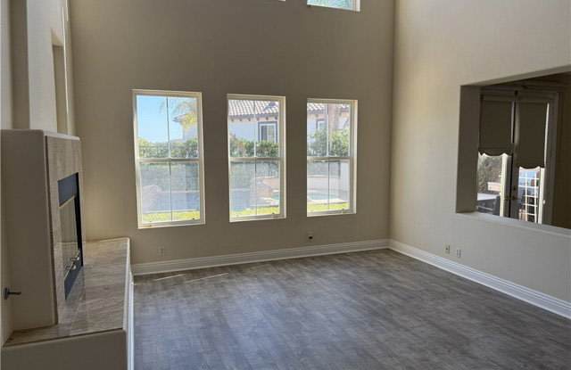 7582 Villanueva Drive Gallery 3