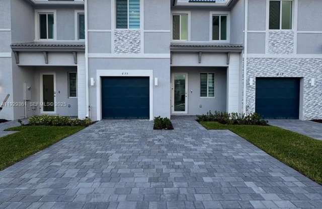 635 SE 13th St Cir photos photos