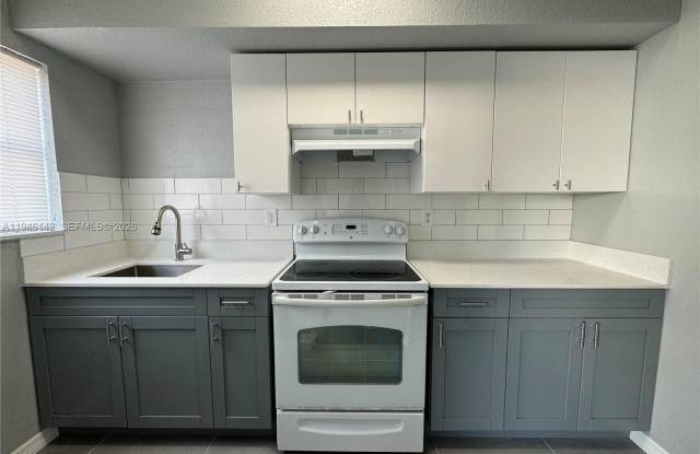 8444 NW 4th Ave photos photos