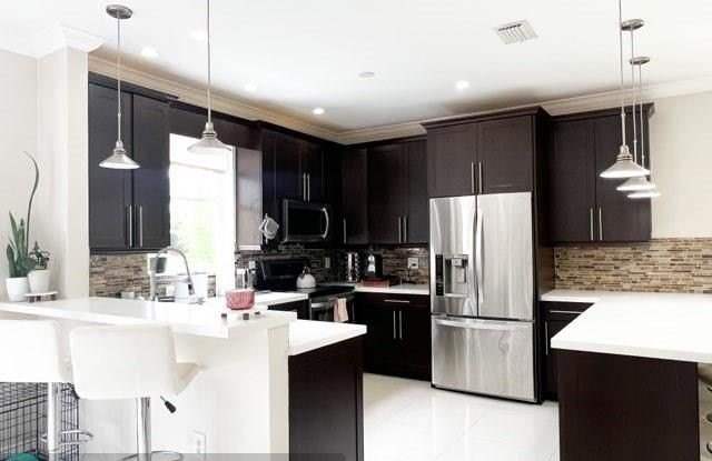 8785 NW 6th St photos photos
